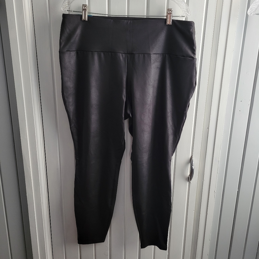 NWT Faux Leather Legging